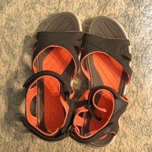 Tek Gear sandals never worn.